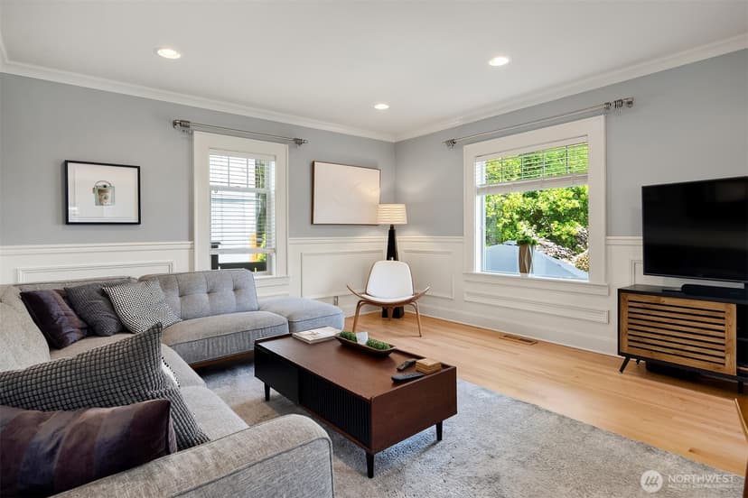 Property photo for 43 W Etruria, Seattle photo 6