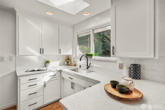 Property photo for 19513 Meridian Avenue N, Shoreline photo 5