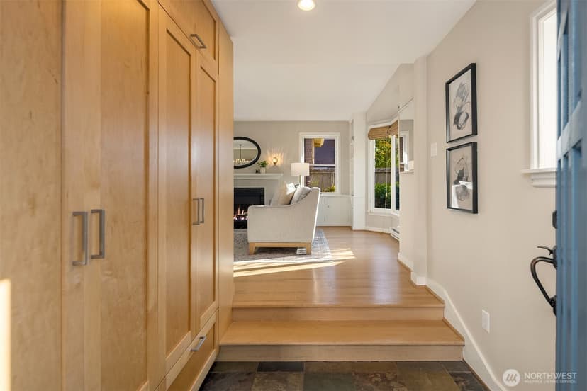 Property photo for 4736 46th Avenue NE, Seattle photo 4