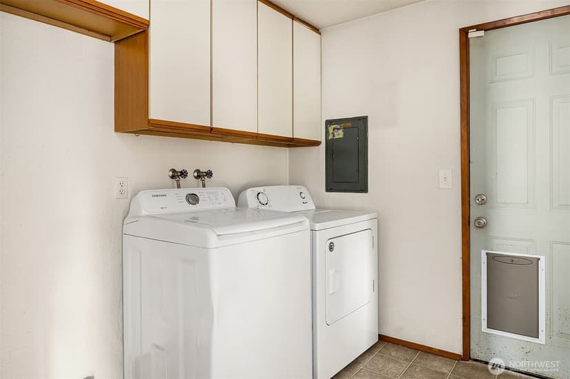 Property photo for 24924 35th Avenue S, Kent photo 7