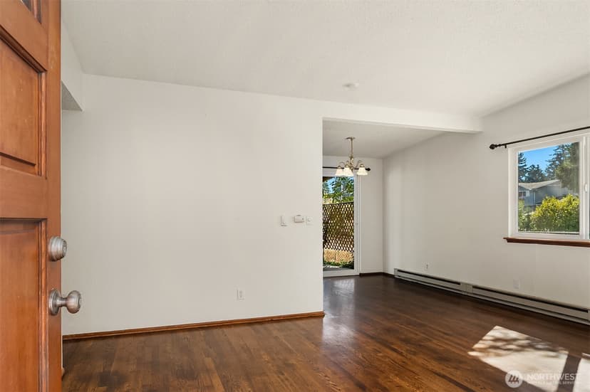 Property photo for 24924 35th Avenue S, Kent photo 16