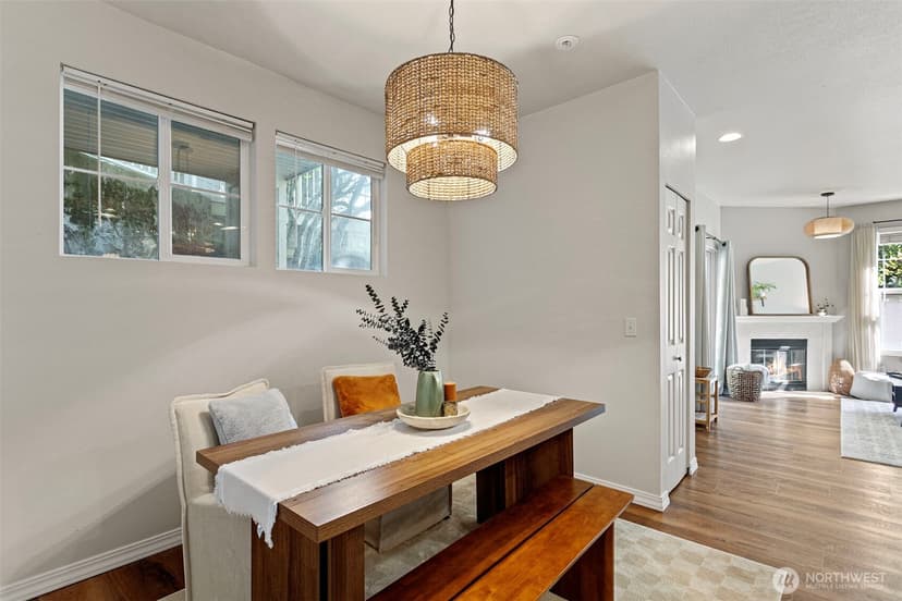 Property photo for 2034 Newport Way NW #11-1, Issaquah photo 9