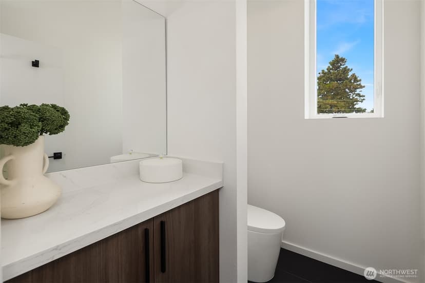 Property photo for 5253 California Avenue SW #B, Seattle photo 29