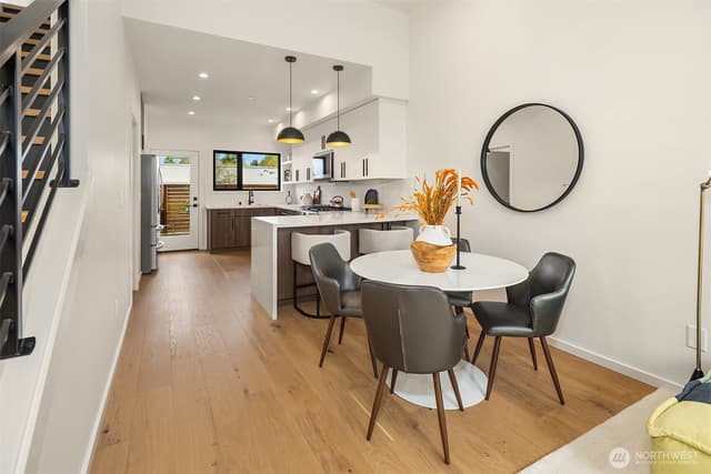 Property photo for 5253 California Avenue SW #B, Seattle photo 5