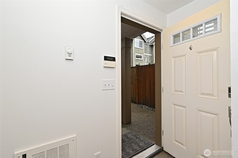 Property photo for 8509 Midvale Avenue N #C, Seattle photo 2