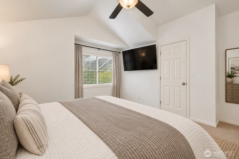 Property photo for 8509 Midvale Avenue N #C, Seattle photo 17
