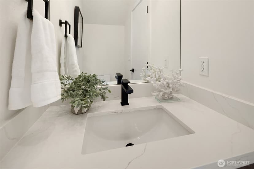 Property photo for 5253 California Avenue SW #F, Seattle photo 16