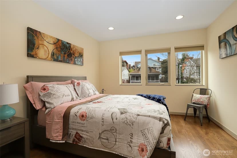 Property photo for 709 15th Avenue #B, Seattle photo 11