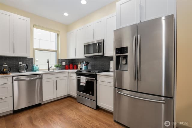 Property photo for 709 15th Avenue #B, Seattle photo 5
