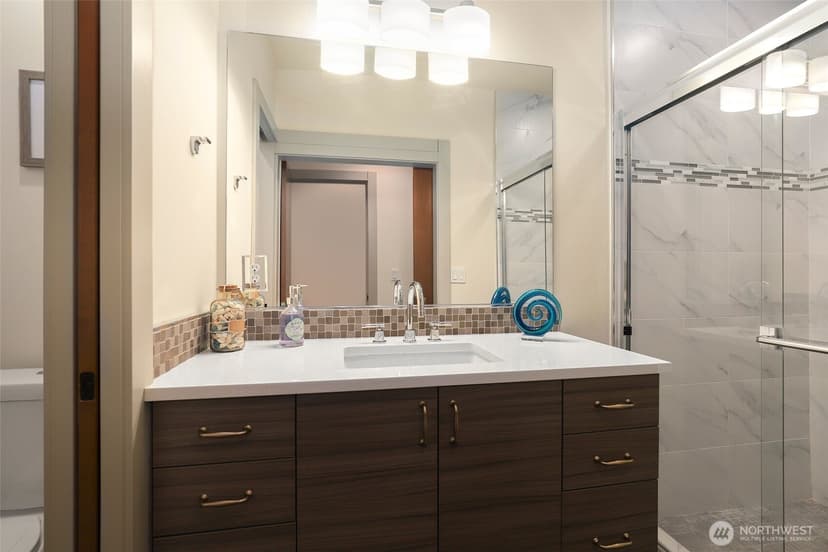 Property photo for 709 15th Avenue #B, Seattle photo 10