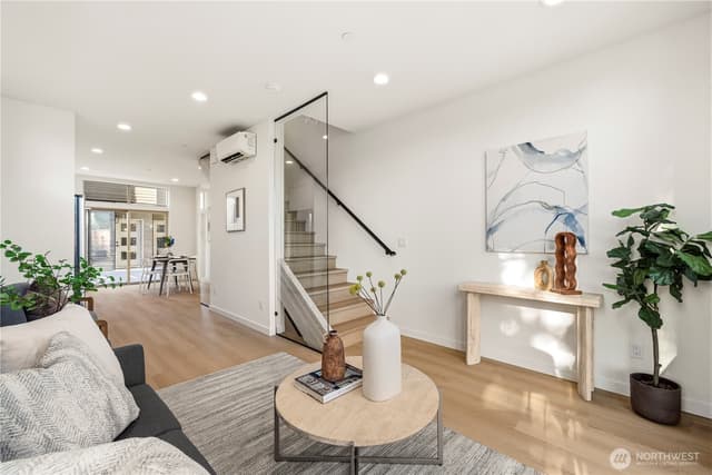 Property photo for 3819 C Fremont Avenue N, Seattle photo 5