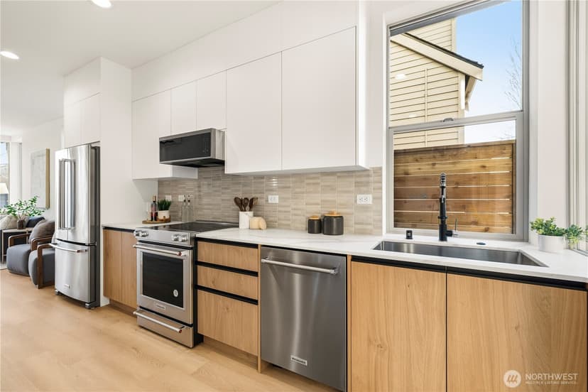 Property photo for 3819 C Fremont Avenue N, Seattle photo 6