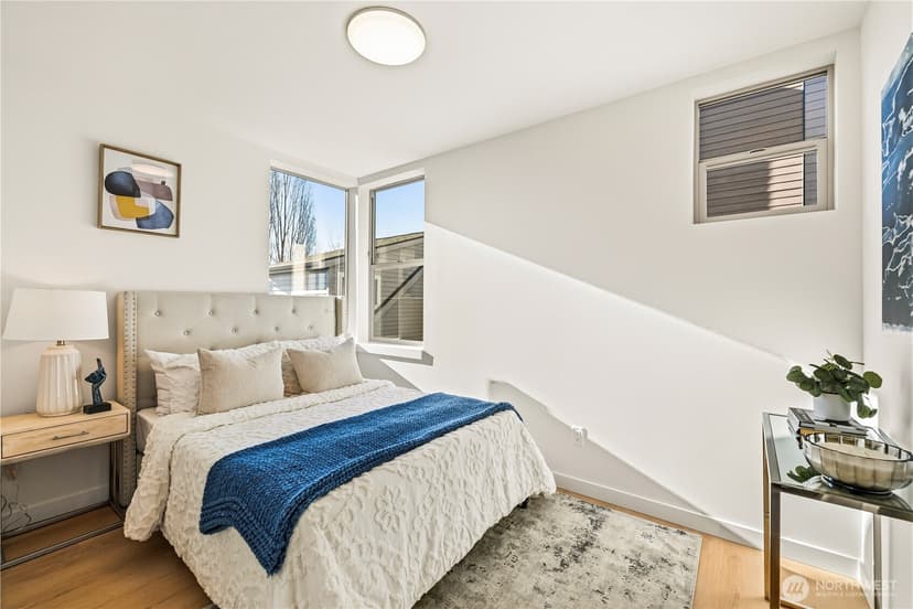 Property photo for 3819 C Fremont Avenue N, Seattle photo 17
