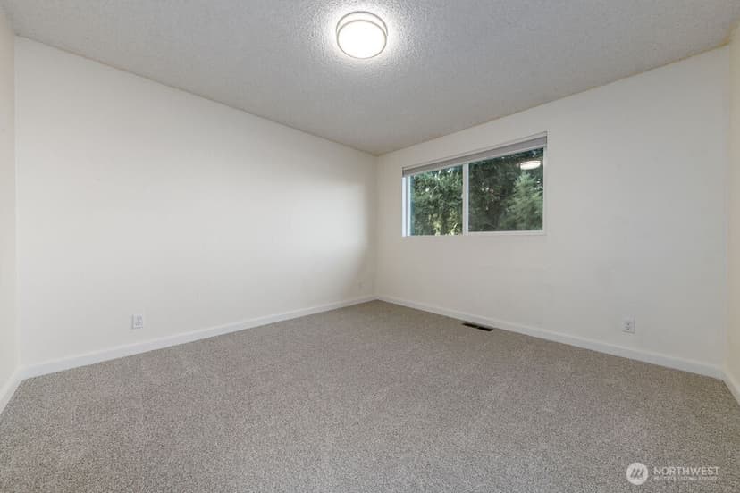 Property photo for 10004 180th Street SE, Snohomish photo 13