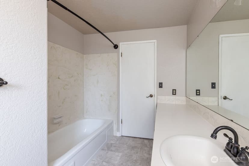 Property photo for 10004 180th Street SE, Snohomish photo 15
