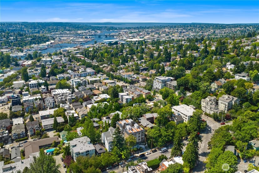 Property photo for 3819 A Fremont Avenue N, Seattle photo 33
