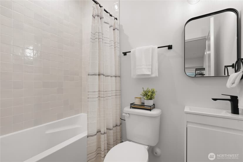 Property photo for 3819 A Fremont Avenue N, Seattle photo 24