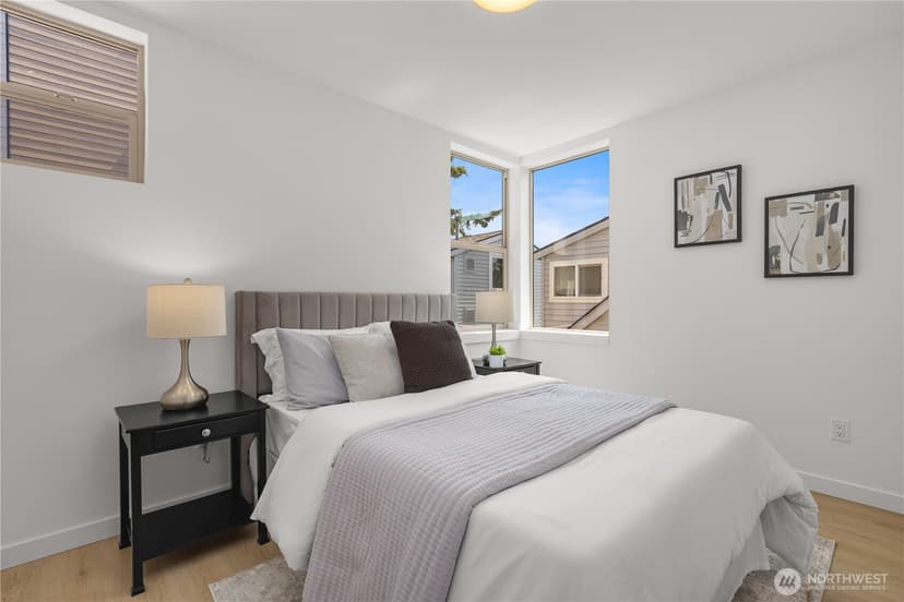 Property photo for 3819 A Fremont Avenue N, Seattle photo 19
