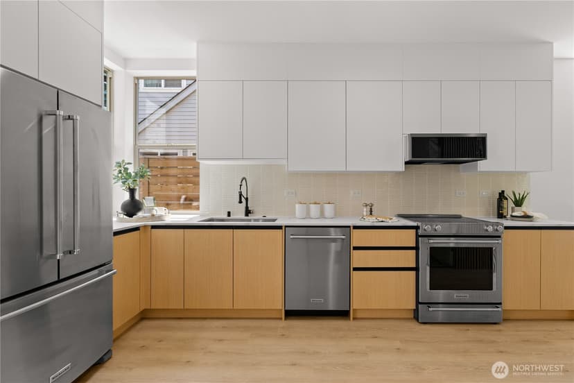 Property photo for 3819 A Fremont Avenue N, Seattle photo 10