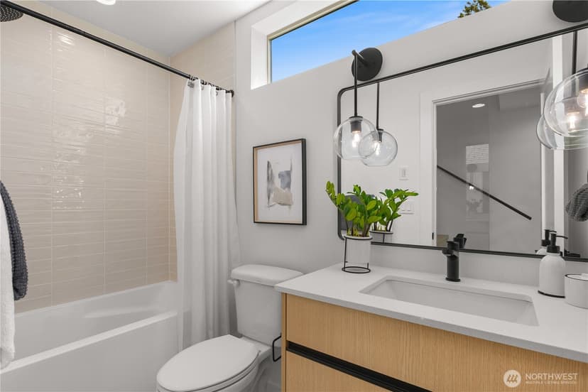 Property photo for 3819 A Fremont Avenue N, Seattle photo 20
