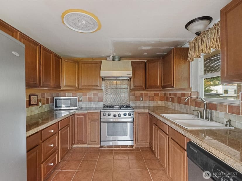 Property photo for 4631 47th Avenue S, Seattle photo 6