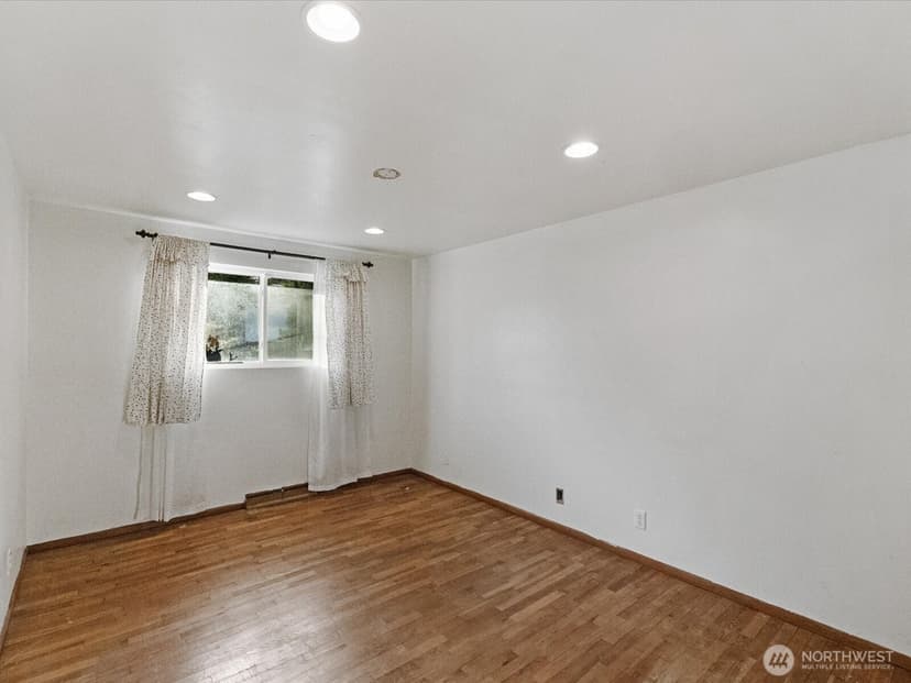 Property photo for 4631 47th Avenue S, Seattle photo 10
