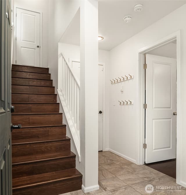 Property photo for 6576 High Point Drive SW, Seattle photo 4