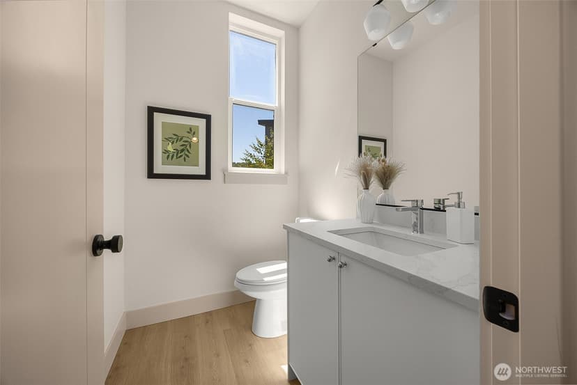 Property photo for 3007 S Dakota St, Seattle photo 10