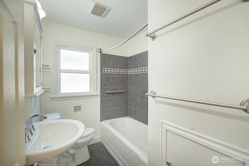 Property photo for 1210 NE 95th Street, Seattle photo 14