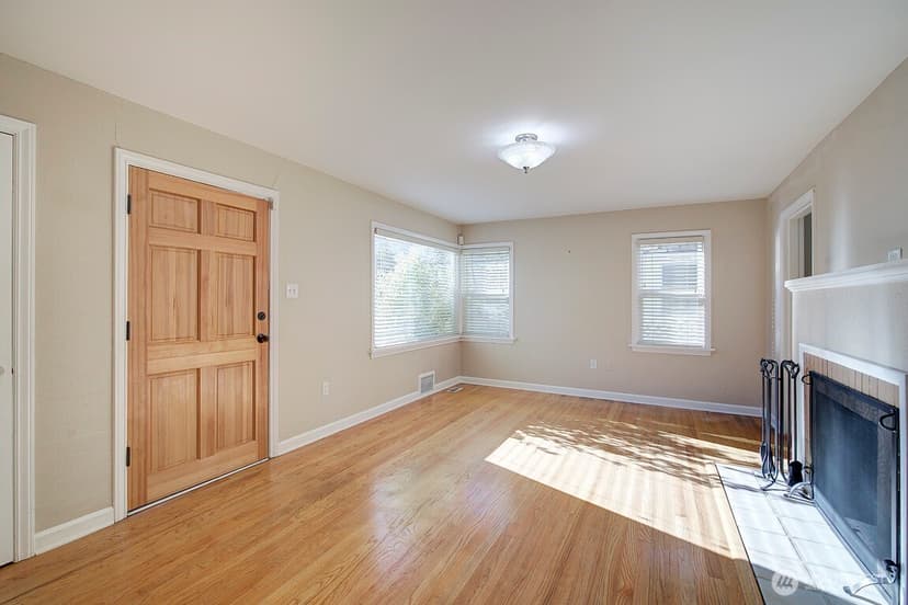 Property photo for 1210 NE 95th Street, Seattle photo 4