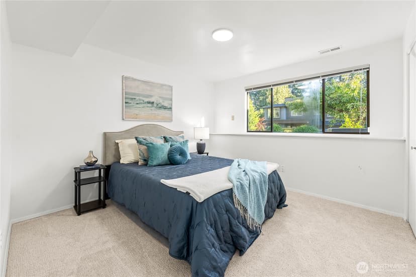 Property photo for 18001 NE 10th Street, Bellevue photo 25
