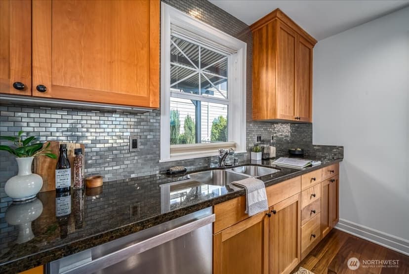 Property photo for 518 Prospect Street, Seattle photo 12