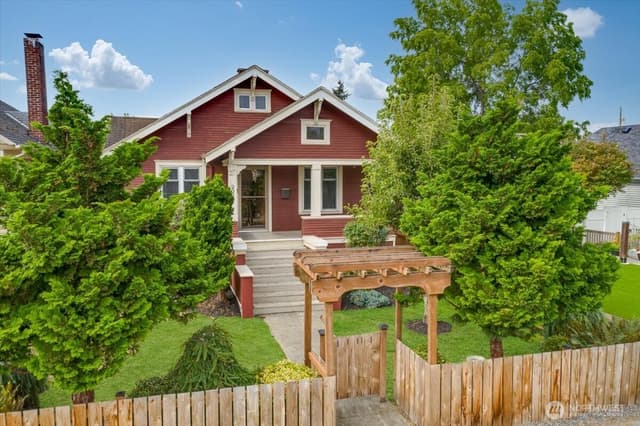 Property photo for 2020 Lombard Avenue, Everett