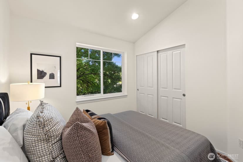 Property photo for 12721 SE 41st Place #214, Bellevue photo 14