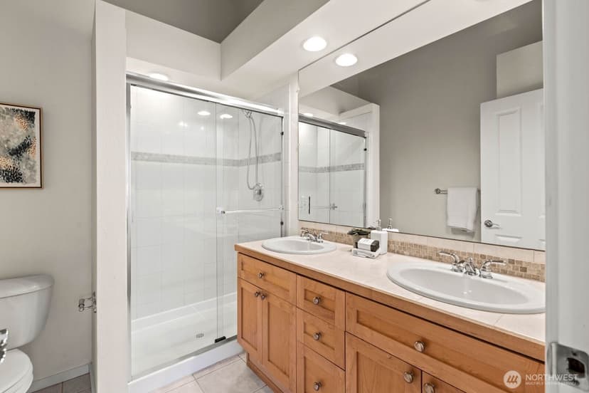 Property photo for 12721 SE 41st Place #214, Bellevue photo 13