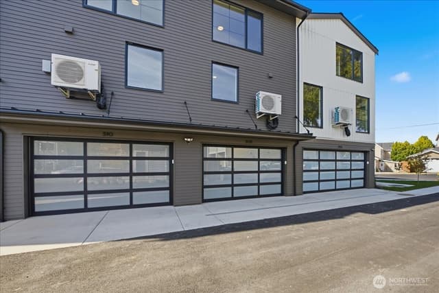 Property photo for 308 Daley Street, Edmonds photo 4
