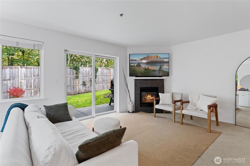 Property photo for 901 E Marine View Drive #305, Everett photo 4