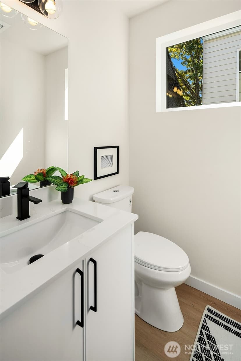 Property photo for 908 29th Avenue, Seattle photo 12