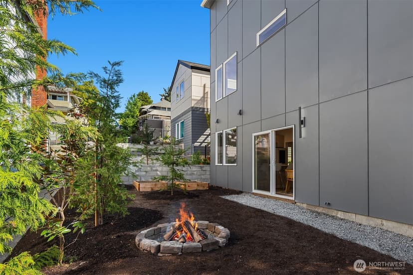 Property photo for 910 29th Avenue, Seattle photo 25