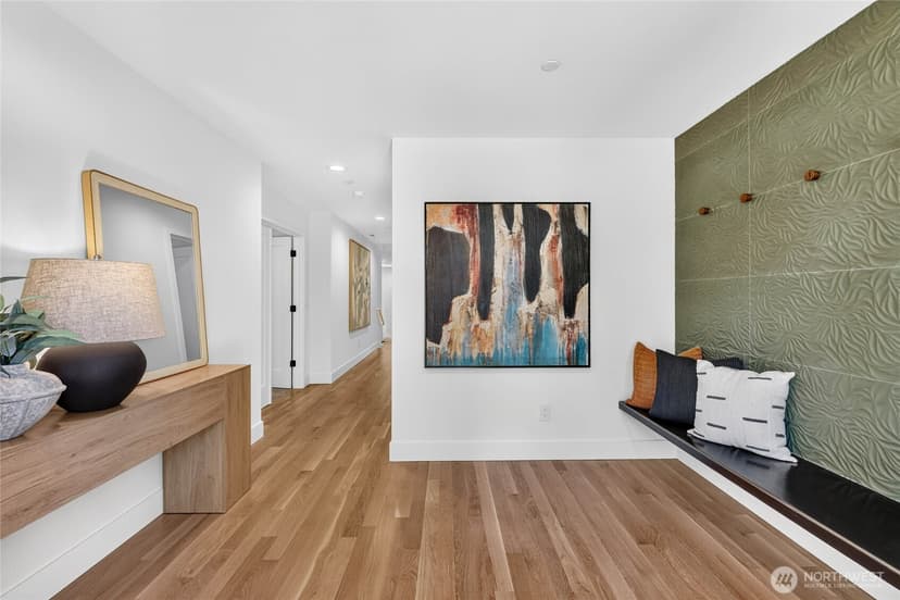 Property photo for 5911 105th Avenue NE, Kirkland photo 4