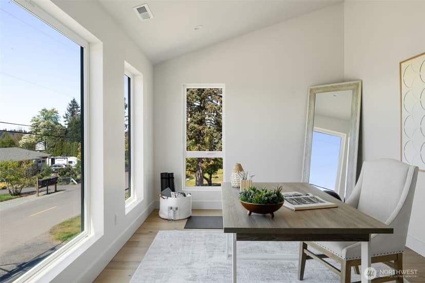 Property photo for 18638 2nd Avenue SW, Normandy Park photo 32