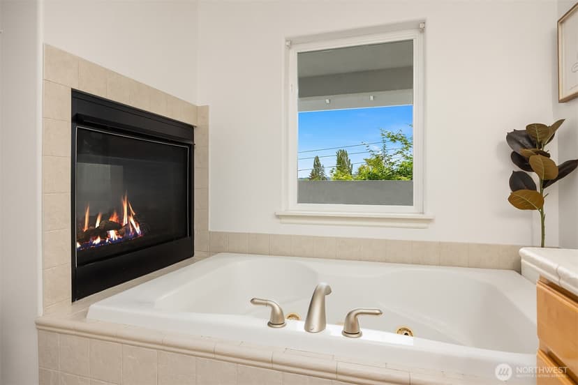 Property photo for 9021 Sand Point Way NE, Seattle photo 18