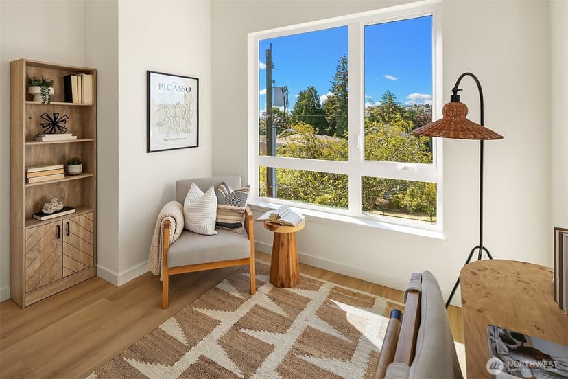 Property photo for 2530 30th Avenue W, Seattle photo 20