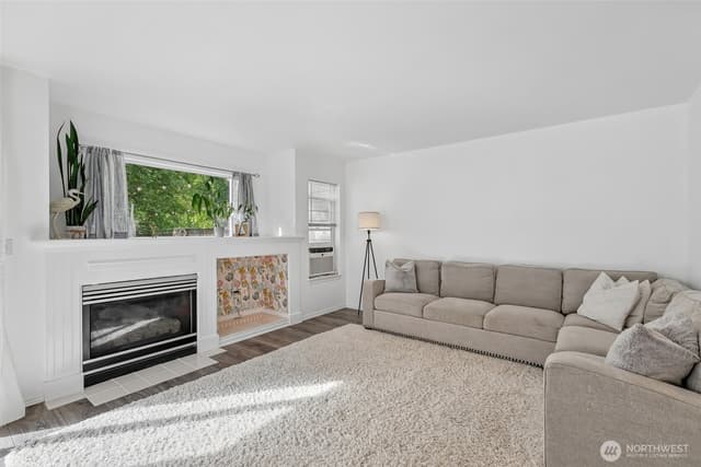 Property photo for 1131 115th Street SW #F1, Everett photo 2