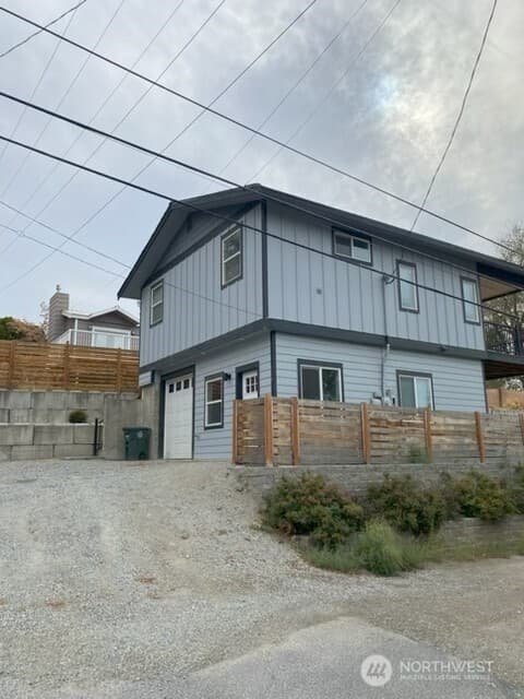 Property photo for 923 E Wapato Avenue, Chelan
