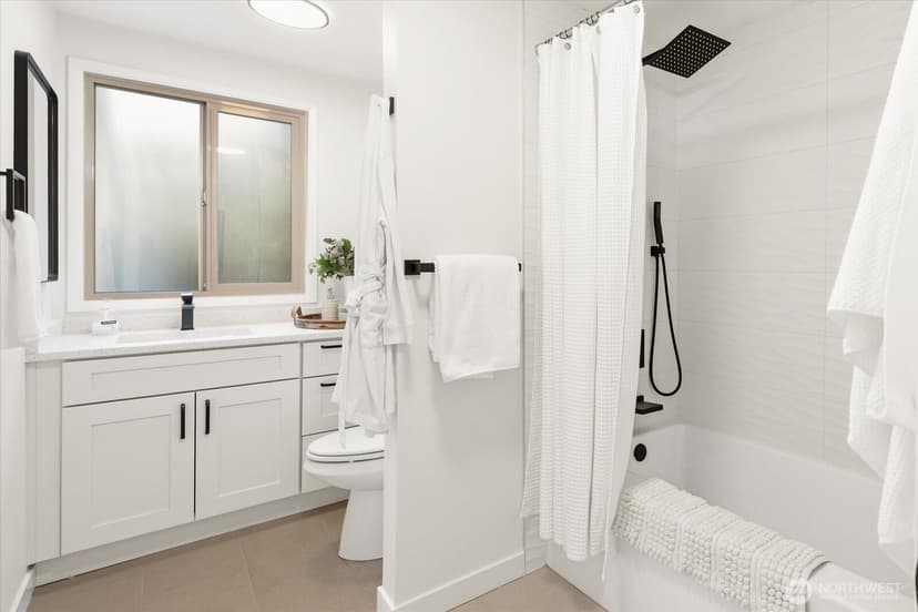 Property photo for 16018 36th Avenue NE, Lake Forest Park photo 19