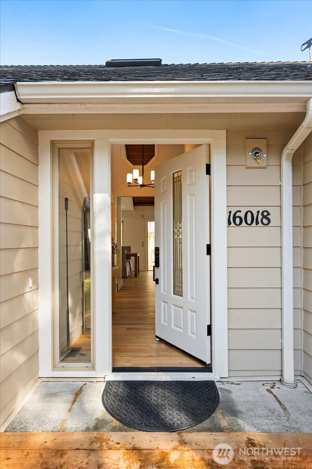 Property photo for 16018 36th Avenue NE, Lake Forest Park photo 4