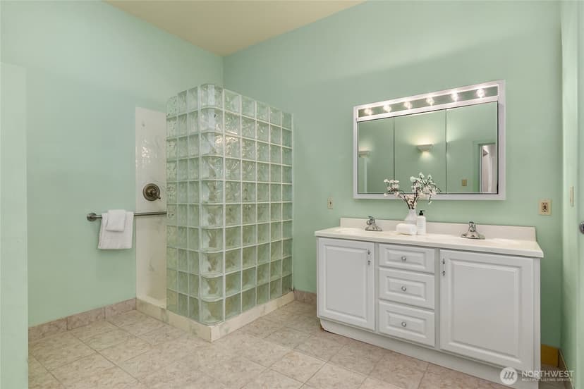 Property photo for 11033 Mandus Olson Road NE, Bainbridge Island photo 25