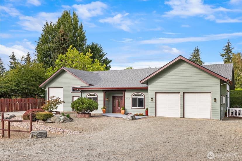 Property photo for 11033 Mandus Olson Road NE, Bainbridge Island photo 3