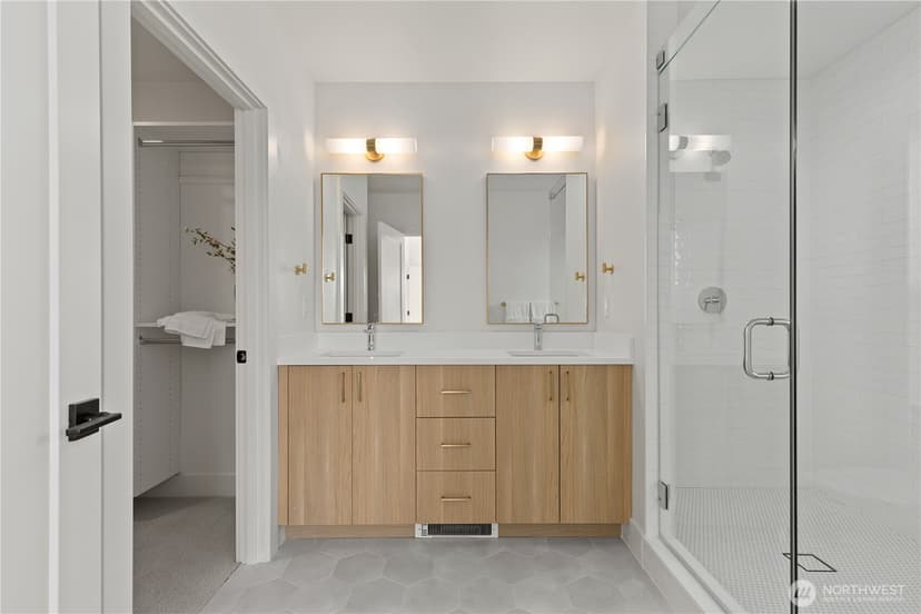Property photo for 3245 13th Avenue W, Seattle photo 16